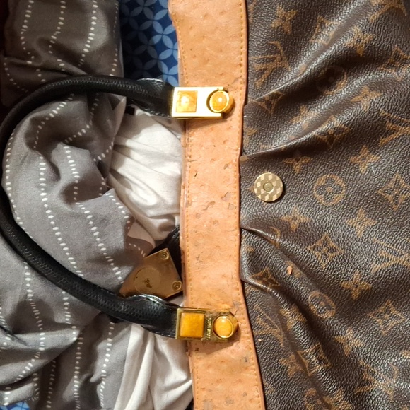 6 Heavily Damaged Bags, Ok For Hardware - Picture 4 of 8